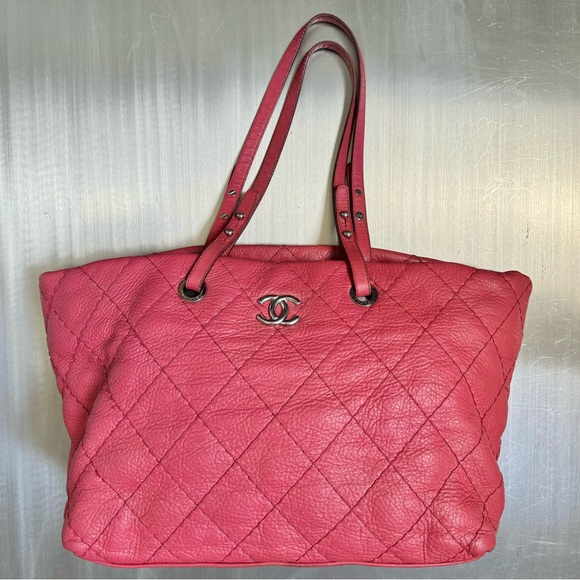 Chanel Calfskin On The Road Tote in Red - Picture 1 of 11
